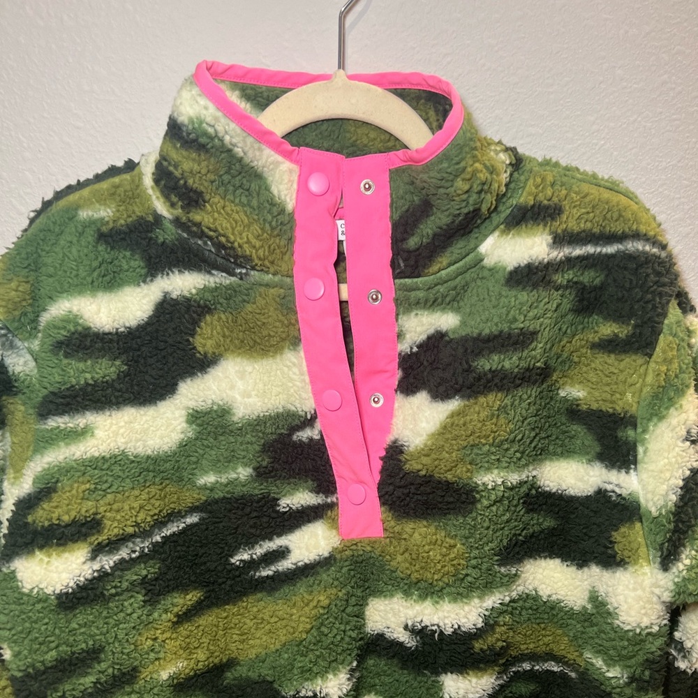 Crown & Ivy Women’s Long Sleeve Mock Neck Camo Sherpa Pullover Jacket Size L - Picture 7 of 11